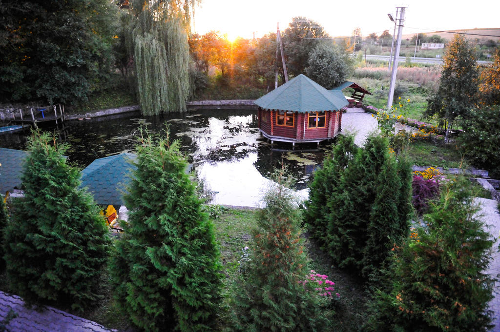 Oazis-M Otel Babin Dış mekan fotoğraf