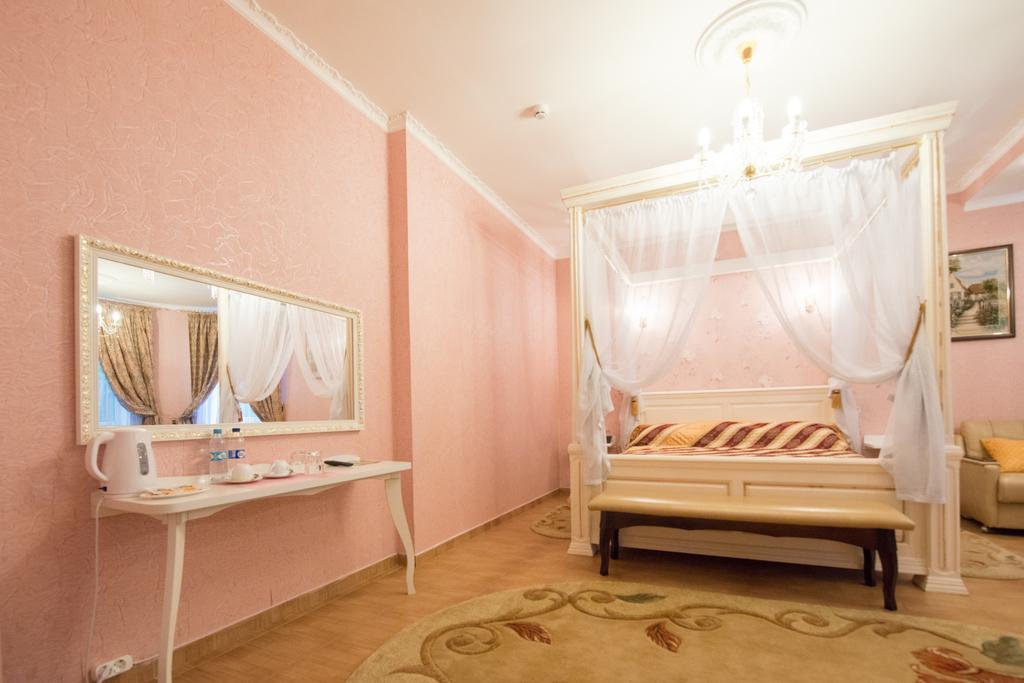 Oazis-M Otel Babin Dış mekan fotoğraf