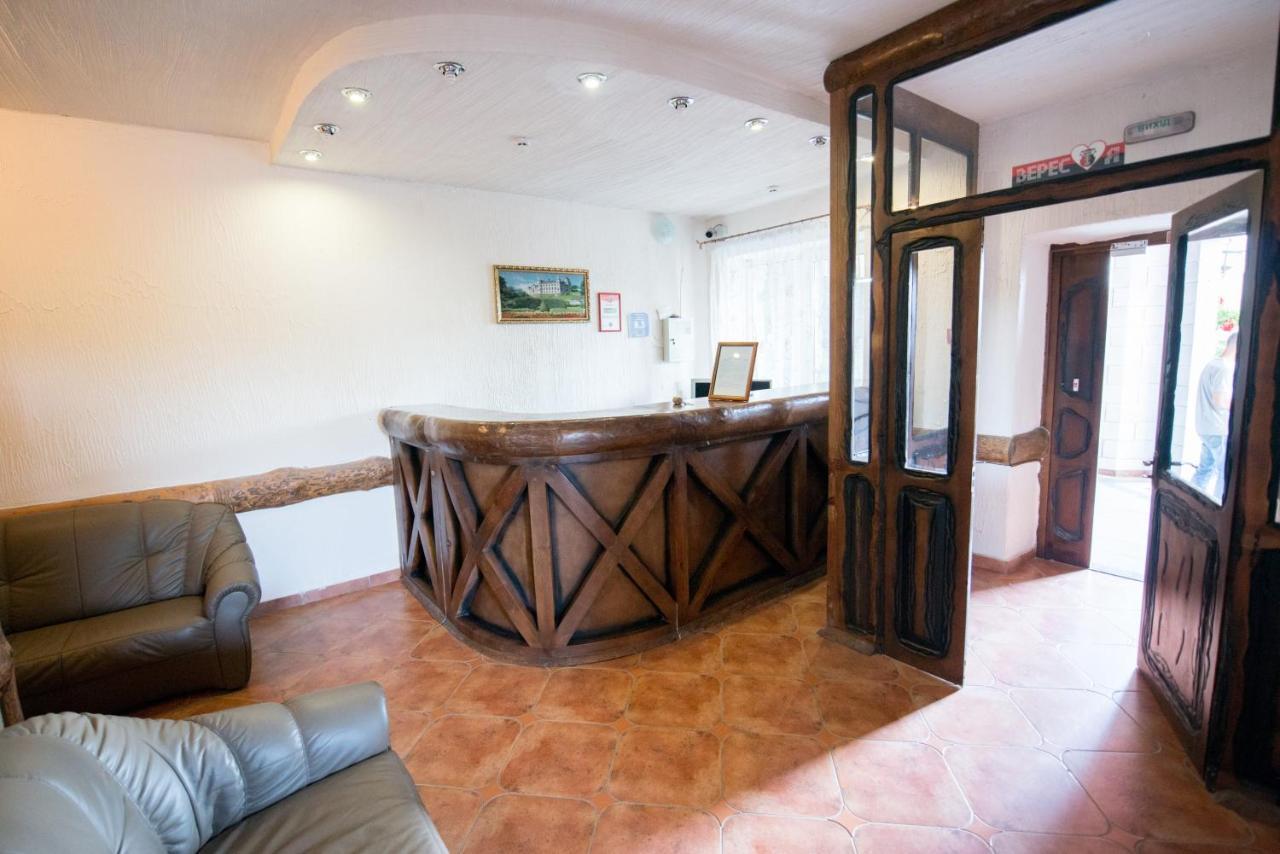 Oazis-M Otel Babin Dış mekan fotoğraf
