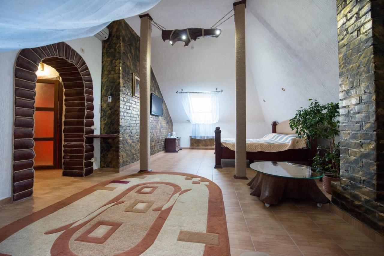 Oazis-M Otel Babin Dış mekan fotoğraf