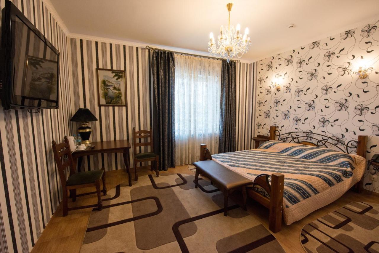 Oazis-M Otel Babin Dış mekan fotoğraf