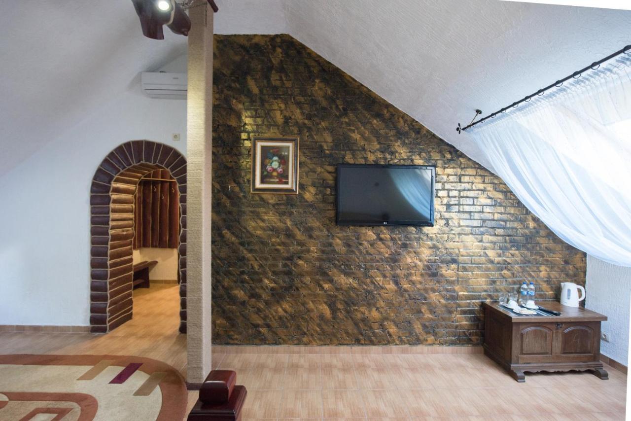 Oazis-M Otel Babin Dış mekan fotoğraf