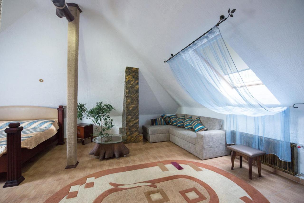 Oazis-M Otel Babin Dış mekan fotoğraf
